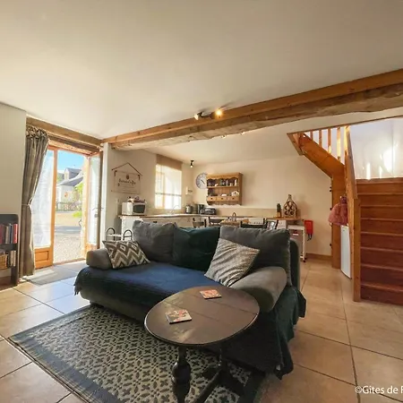 Maison Individuelle Avec Et Jardin, Pres De Domfront - Fr-1-497-101 別荘 *