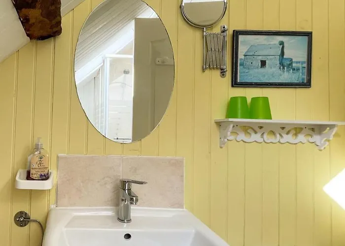 Feriehus Maison Individuelle Avec Et Jardin, Pres De Domfront - Fr-1-497-101