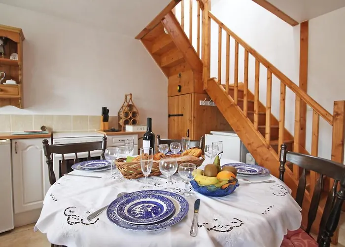 Maison Individuelle Avec Et Jardin, Pres De Domfront - Fr-1-497-101 * L'Epinay-le-Comte