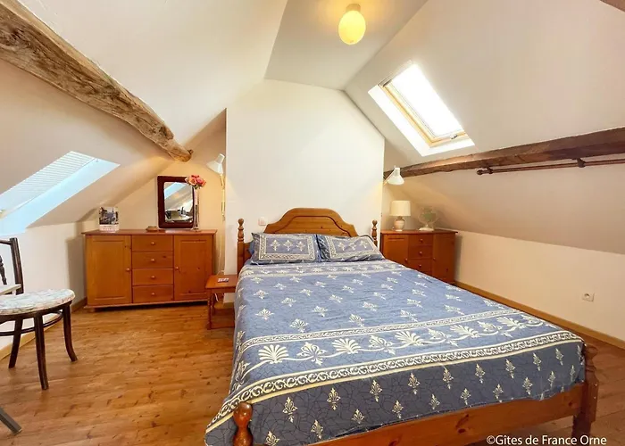 Maison Individuelle Avec Et Jardin, Pres De Domfront - Fr-1-497-101 * L'Epinay-le-Comte